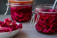 Groenten fermenteren wordt weer heel gewoon in de keuken